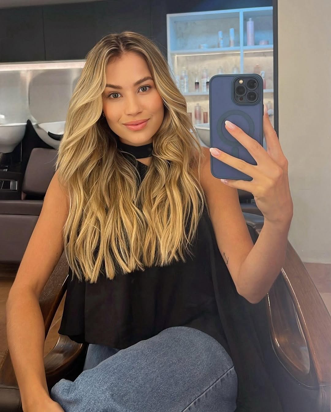 Dra. Letícia — selfie profissional